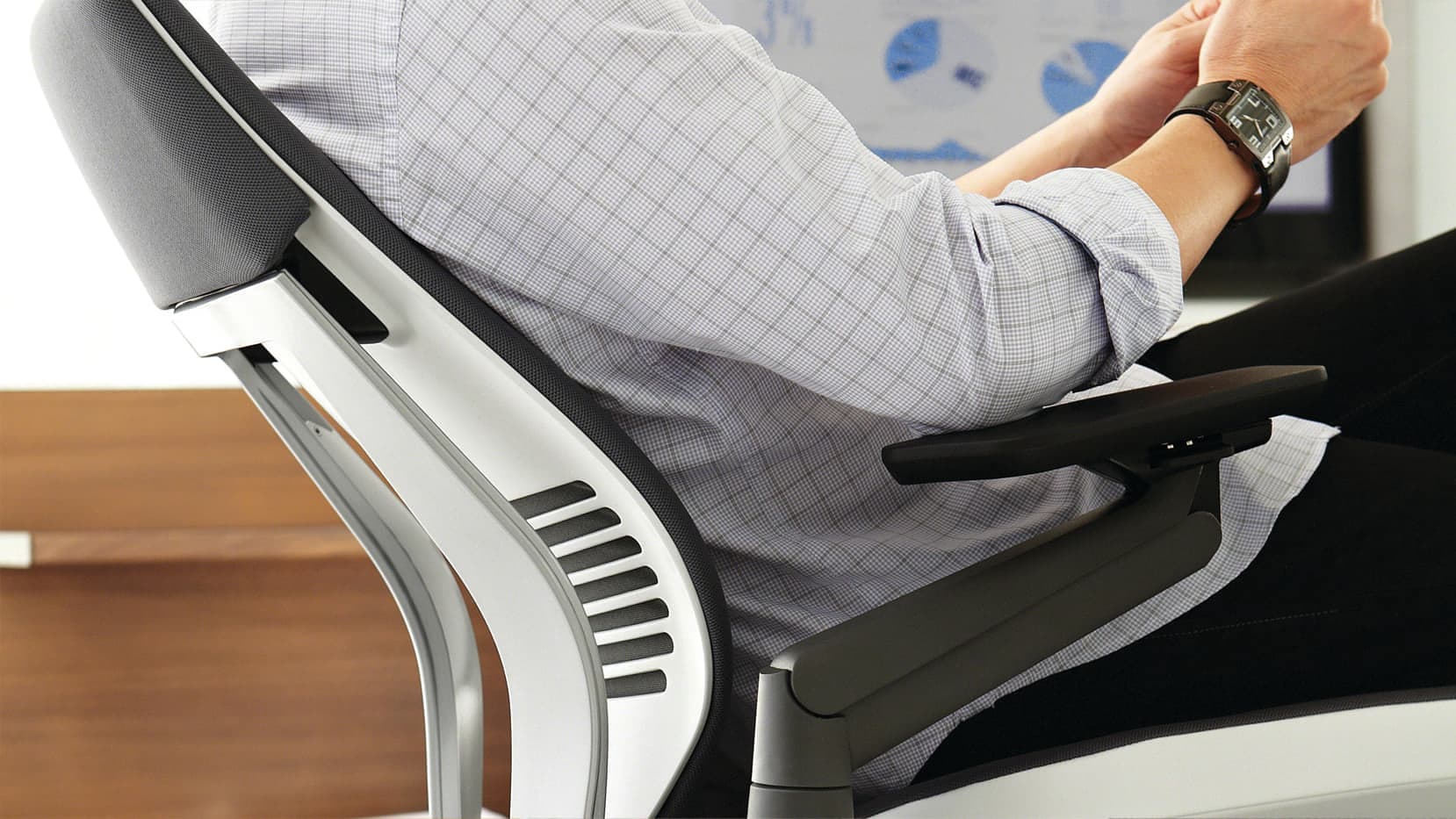 Oscar Living Menyediakan Ergonomic Office Chairs serta Mebel Kantor Lainnya untuk Produktivitas Tinggi