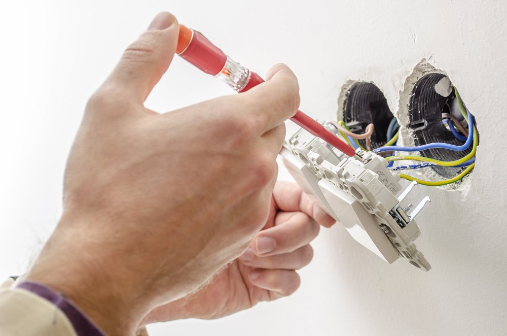 Ihre Quelle für hochwertige Elektromaterialien: elektrostube24!