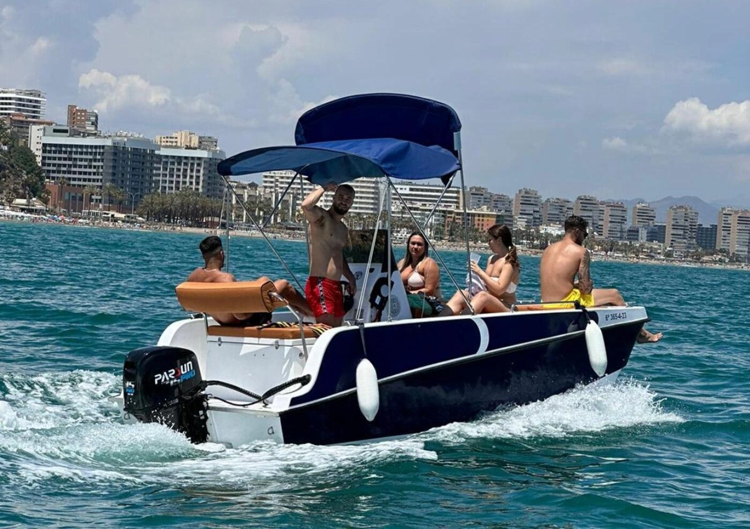 Boot Mieten: Freiheit und Eleganz auf dem Wasser genießen