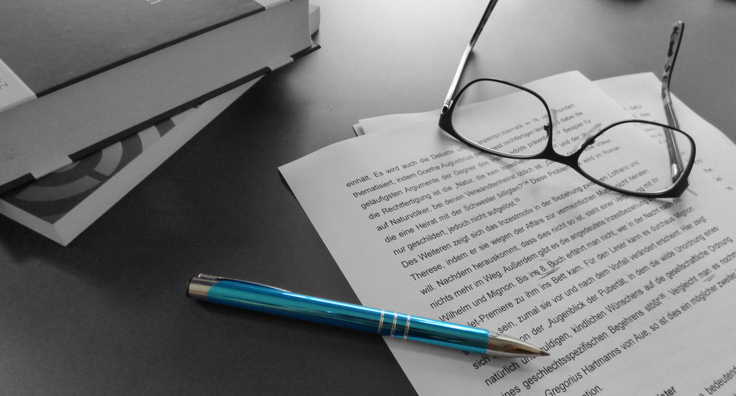 Worte zum Glänzen bringen: Meisterhafte Lektoratsdienste für Ihre Texte