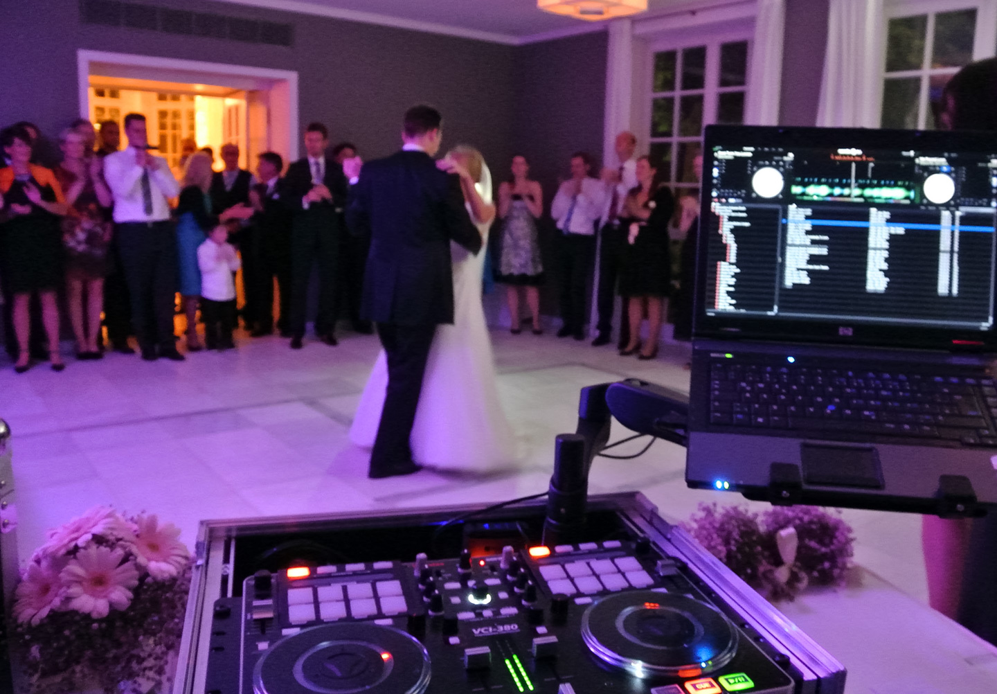 DJ in München für 2026 anfragen – Professioneller Event DJ mit WOW Faktor