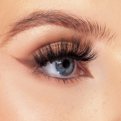 Professionelle Ergebnisse: Wimpernverlängerung mit J &amp; B Lashes Produkten