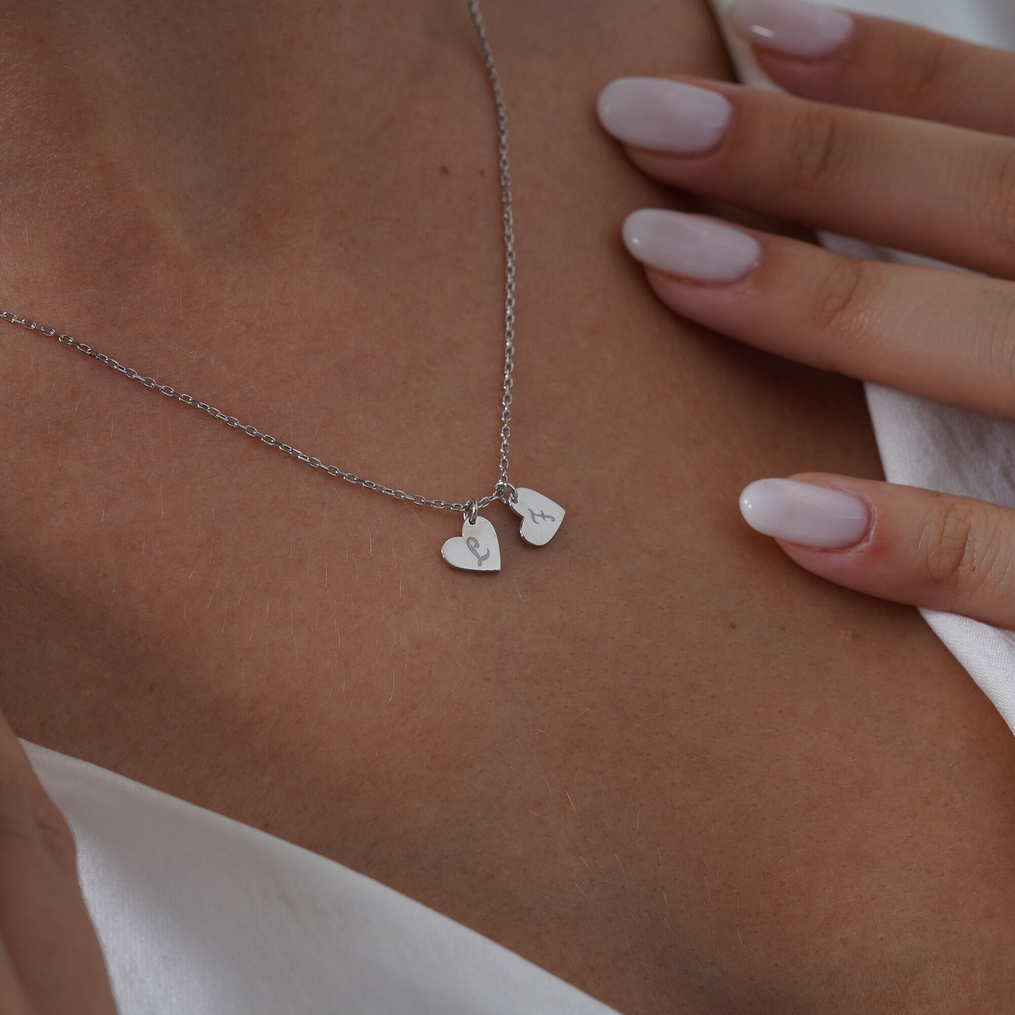 Warum Czarina Halsketten mehr als nur Schmuck sind – Eine Hommage an die Frauen von heute
