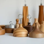 Stylish kleiderbügel in various materials showcasing elegance and functionality for your wardrobe.